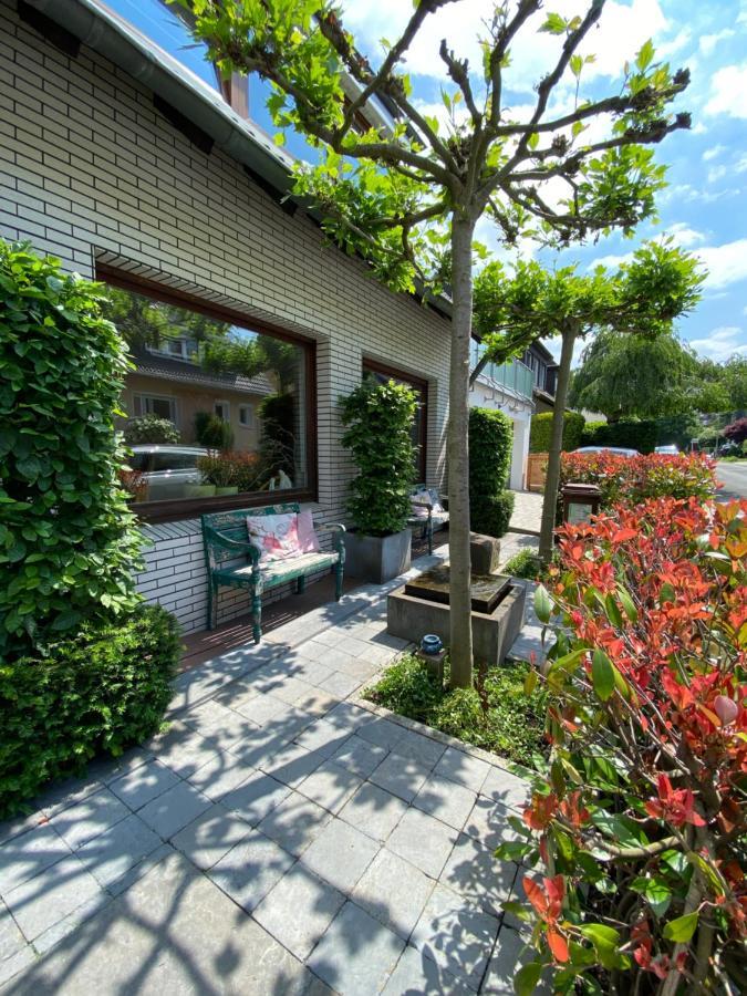 Grosszuegige Monteurwohnung Essen Buitenkant foto
