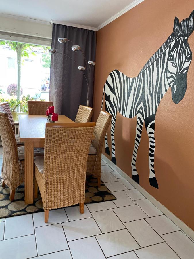 Grosszuegige Monteurwohnung Essen Buitenkant foto