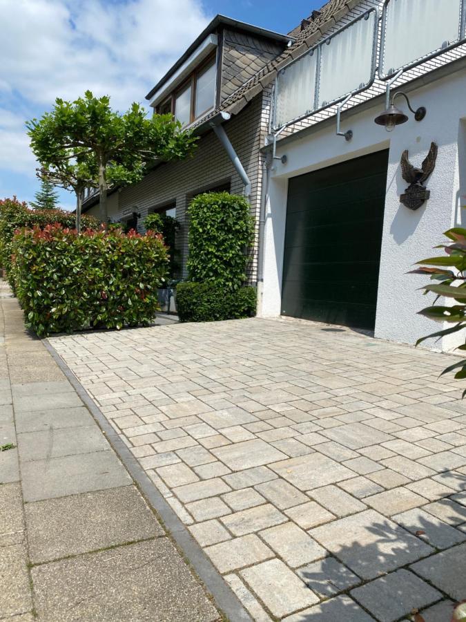 Grosszuegige Monteurwohnung Essen Buitenkant foto